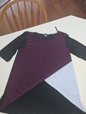 Colorblock Scoop Neck Tunic Top - Plum, Black & Light Gray 1x
